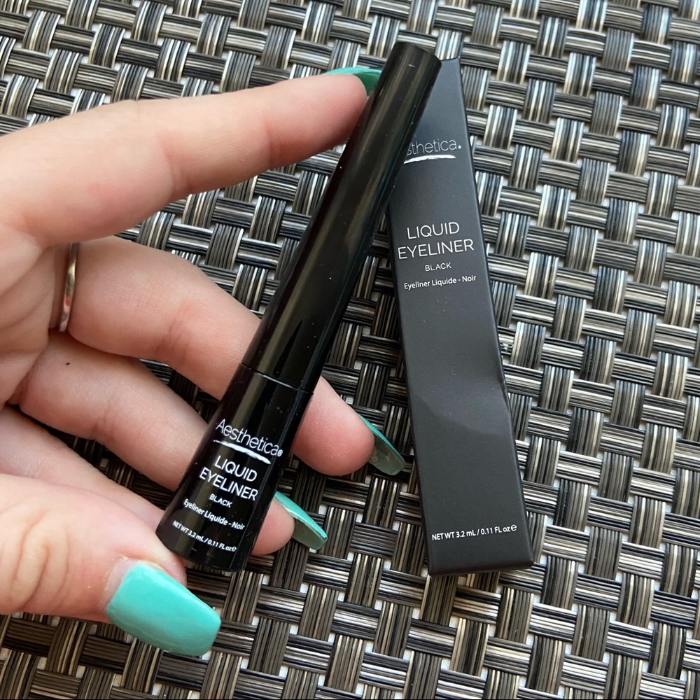 Aesthetica liquid eyeliner